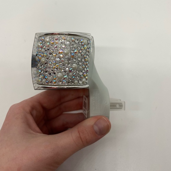 2 B&BW sent switching wallflowers - Picture 2 of 5